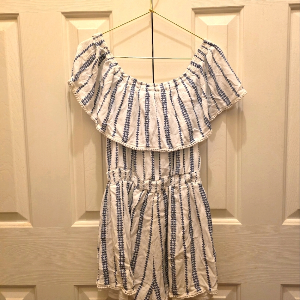 Lulus See Ya There White PrintOff-the-Shoulder Romper- Size large- NWOT🤍💙 - Picture 8 of 10